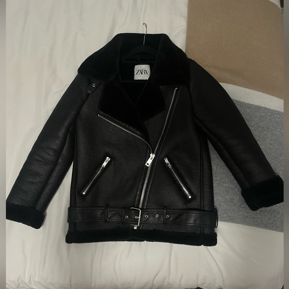 ZARA BLACK FAUX FUR BOMBER JACKET